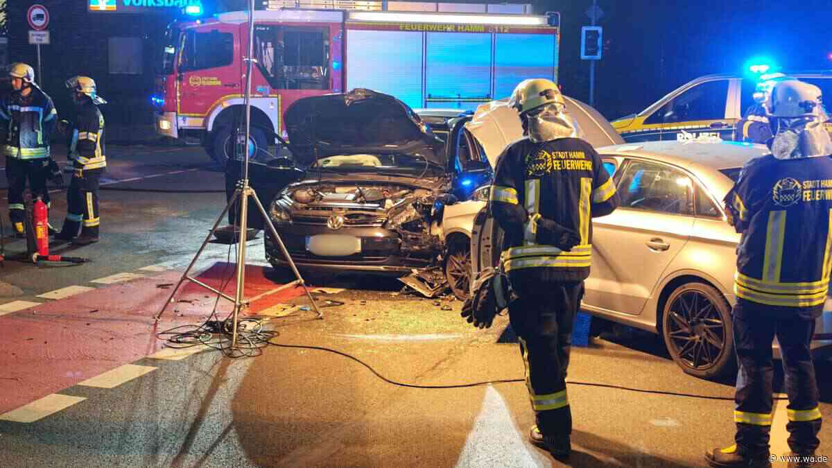 Zusammenstoß auf der Dortmunder Straße: Fünf Menschen verletzt – Fahrer zunächst in Lebensgefahr