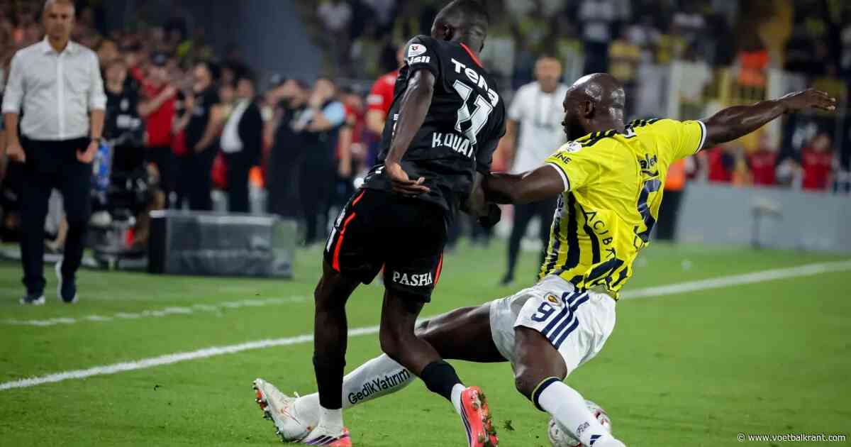 🎥 Trossard schittert, maar... wordt bijna ziekenhuis in getackeld door... Lukaku
