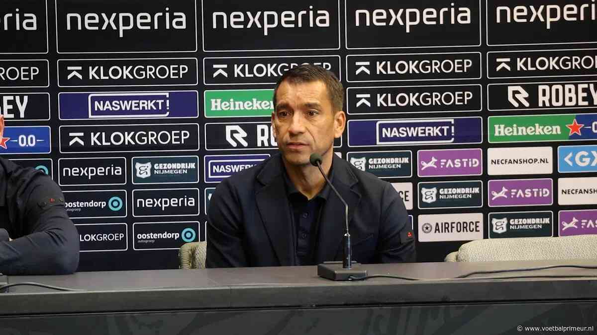 Van Bronckhorst meteen in gesprek met Hadj Moussa: 'Barça? Daar denk ik niet aan'