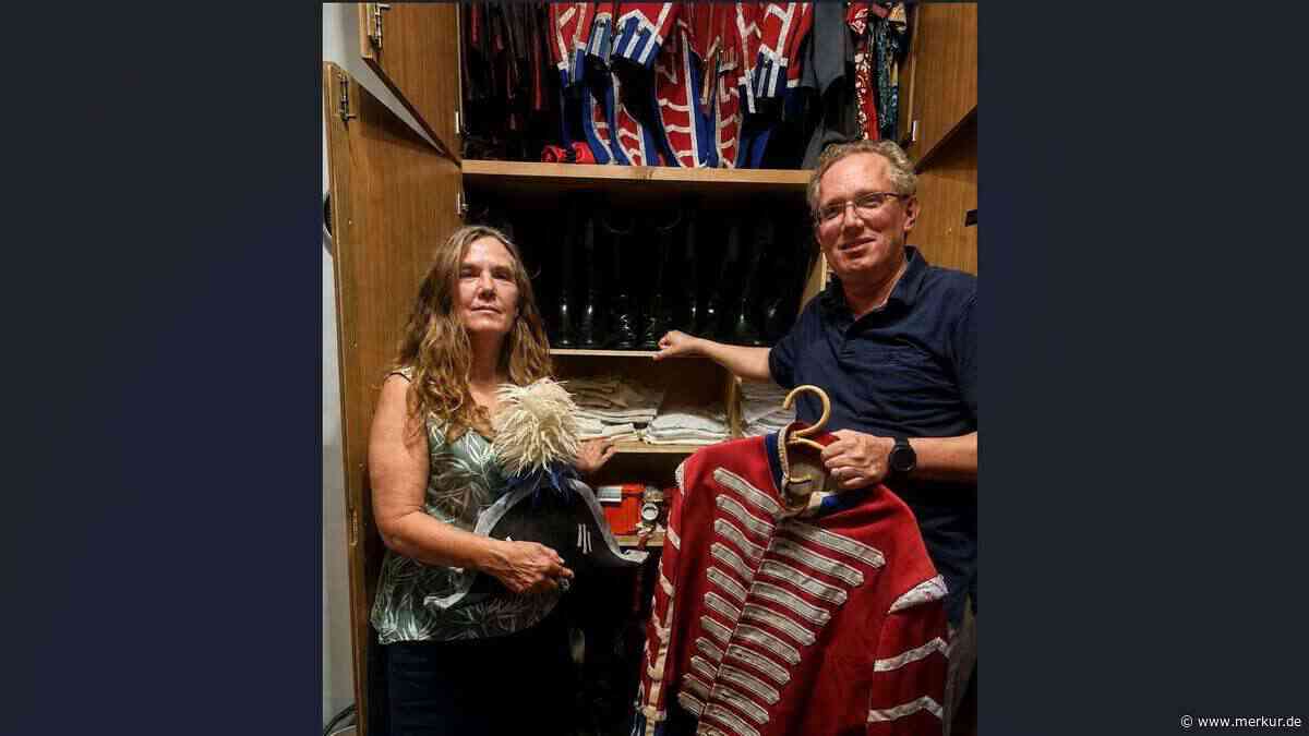 In königlicher Uniform zur Wiesn: Zwei halten bei der Stadtkapelle die Fäden zusammen