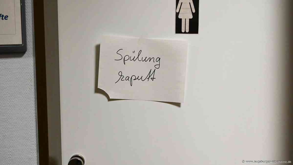 Defekt und verdreckt: Wie schlimm sieht es auf Bayerns Schultoiletten aus?