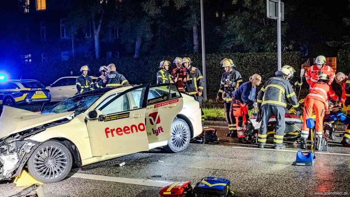 Frau (24) im Taxi gegen Scheibe geschleudert und lebensgefährlich verletzt