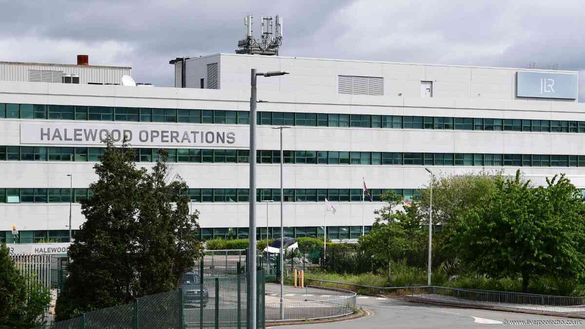 4,000 jobs could be at risk at Jaguar Land Rover as sales fall