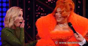 Carrie ten Napel in tranen na onthulling Mystery Queen in Make up your mind: ‘Door jou ben ik hier’
