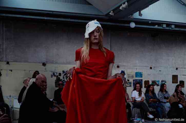 Amsterdam Fashion Week: Pablo Willemars springt in die Pfütze