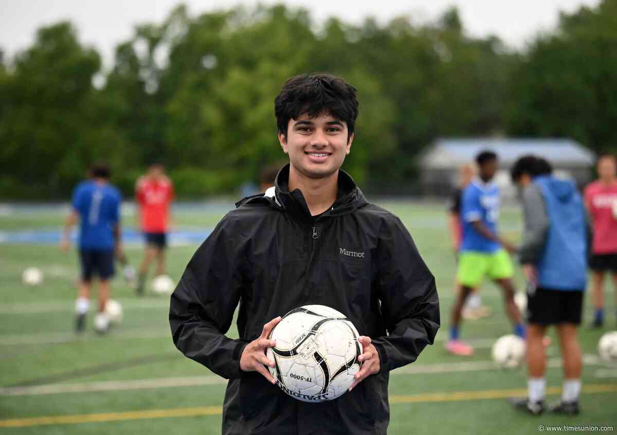 A Shaker senior started making soccer videos. Now academies in India use his training plans
