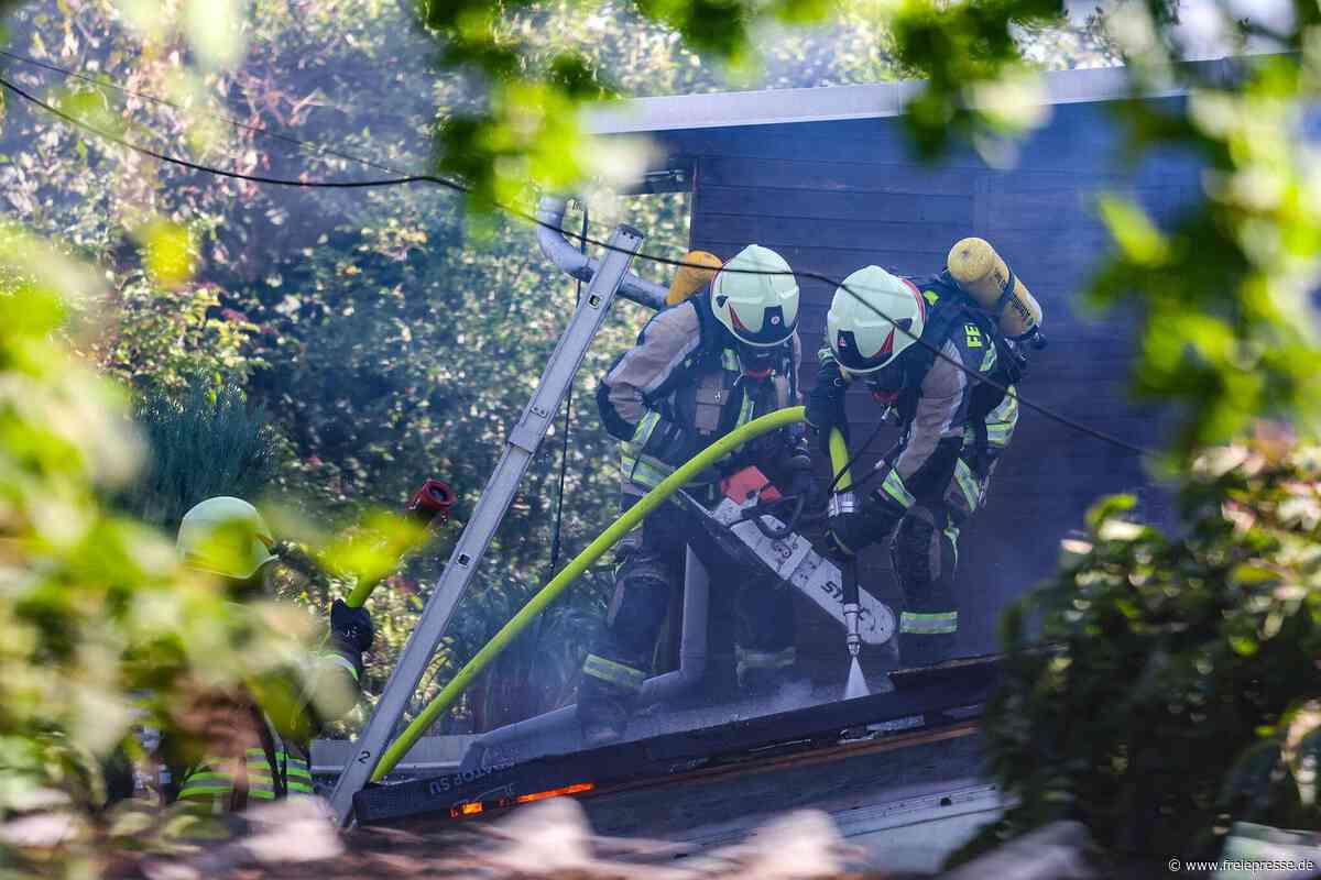 Dachstuhl in Hohenstein-Ernstthal in Brand geraten