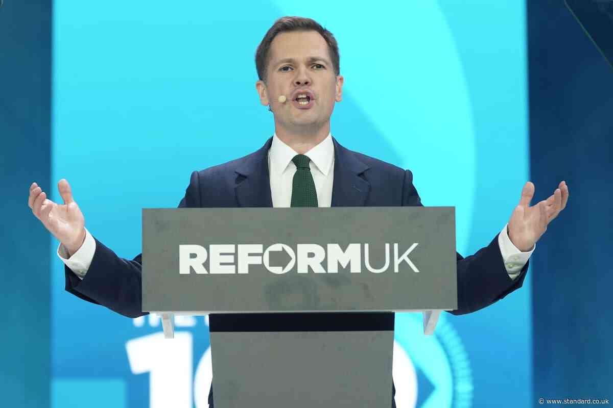 ‘Boohoo’: Jenrick mocks protester after clip shows Reform audience pulling hair
