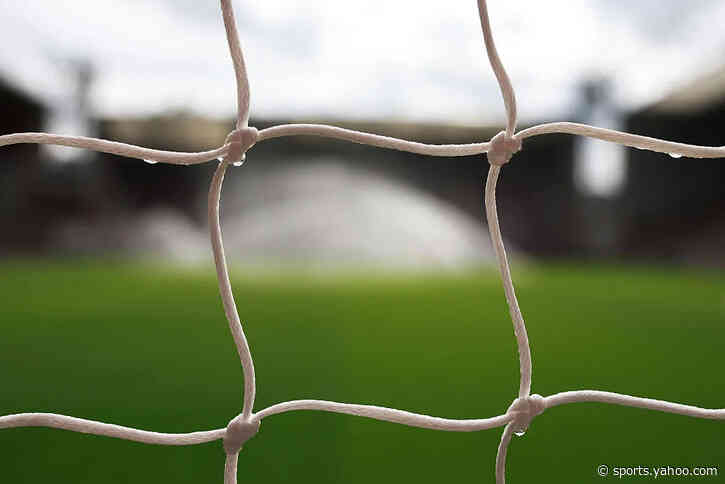 🤯 Collapse scare at second-tier match: goal falls on keeper!