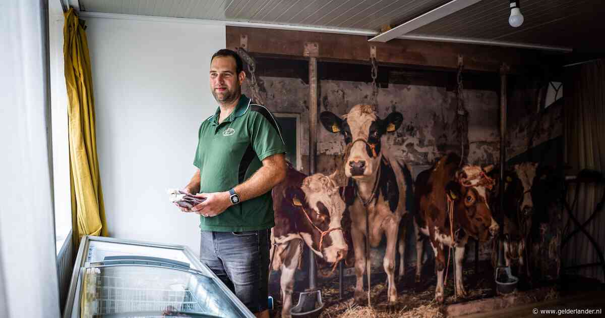 Harm (39) hangt doordeweeks bloembakken op om boer te kunnen zijn: ‘We begonnen met niks’