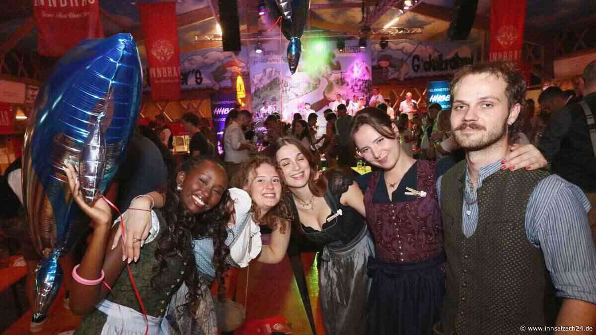 Tag der Betriebe als Magnet: Das Mühldorfer Volksfest am Freitag im Partymodus