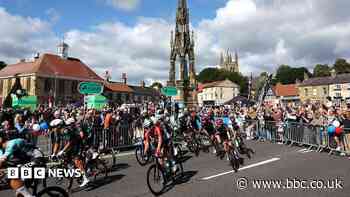 Crowds turn out for Tour of Britain's fourth stage