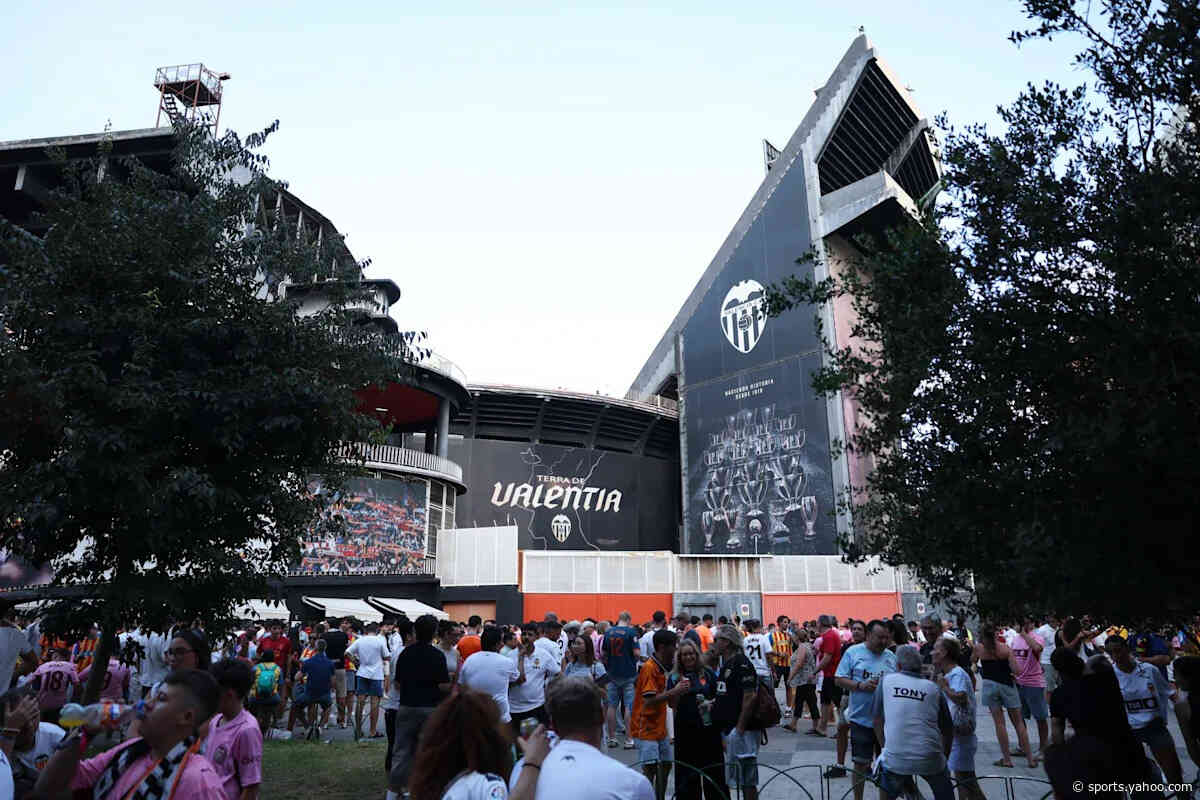 Tensions flare outside Mestalla ahead of Valencia vs Barcelona match