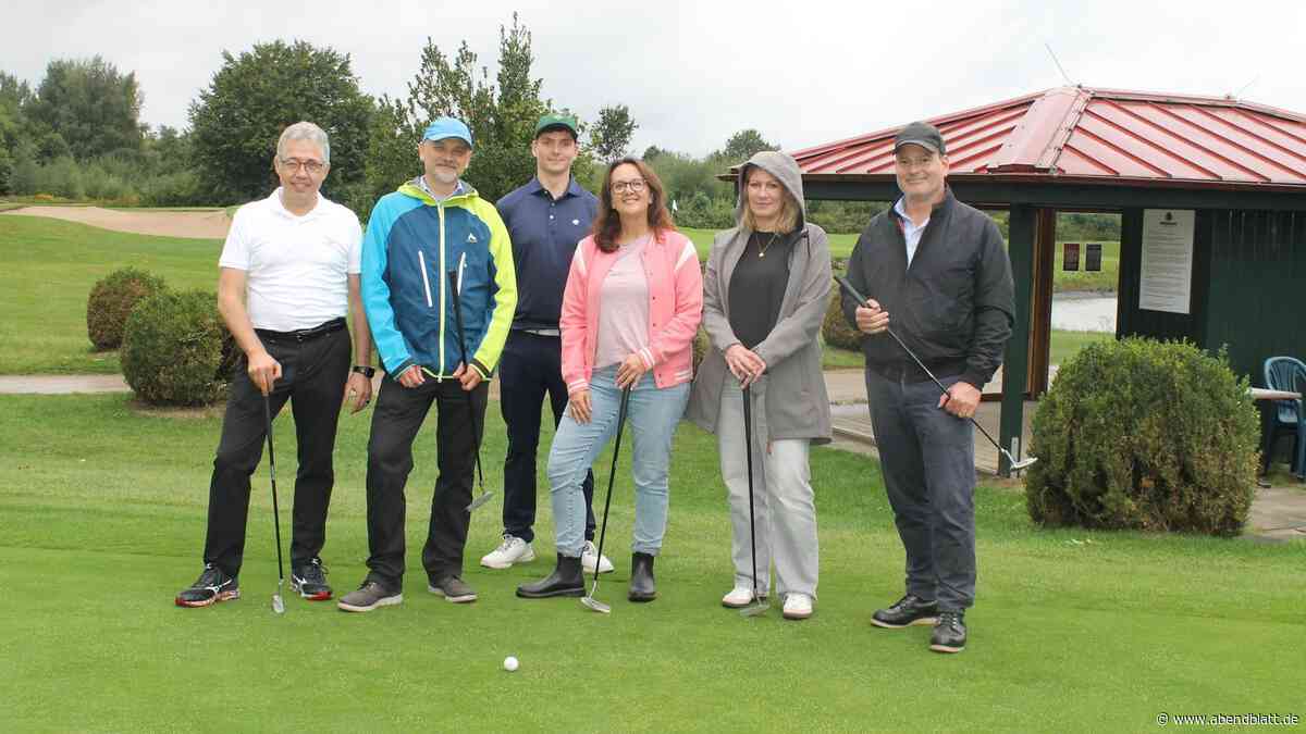 Im Dauerregen für den guten Zweck: Bergedorfs Wirtschaft schlägt ab