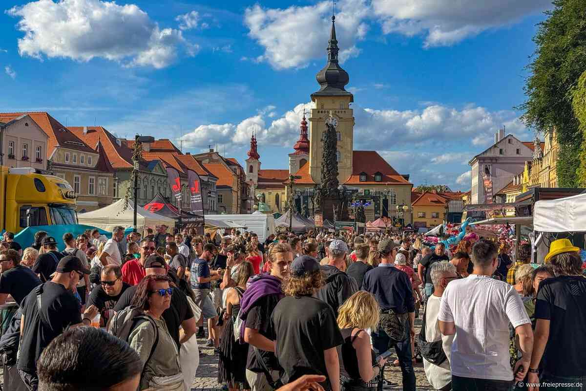 Größtes Bierfest Europas: Tausende Besucher strömen nach Žatec