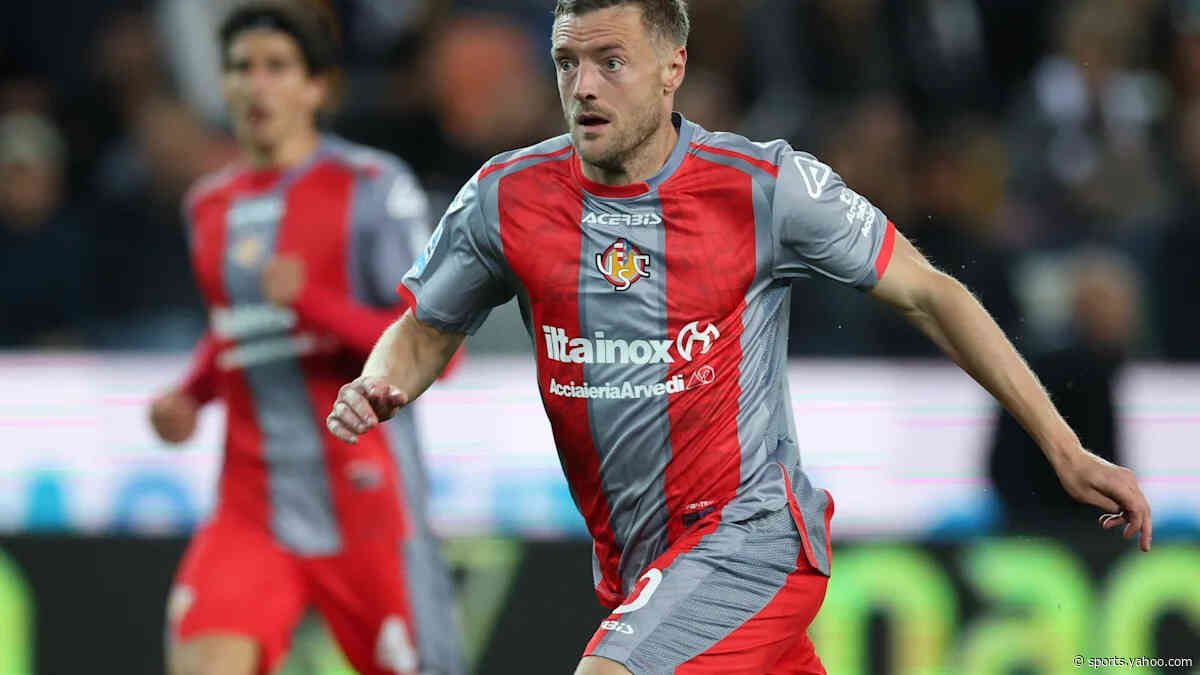 Free agent striker Jamie Vardy joins new club amid Everton rumors