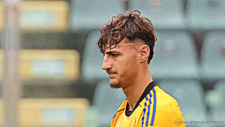 Paura per Bozhinov: sviene in campo durante Juve Stabia-Pisa e viene portato via in ambulanza. Gara sospesa