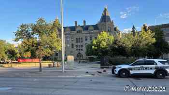 Section of sidewalk taped off after crime near U of W: Winnipeg police