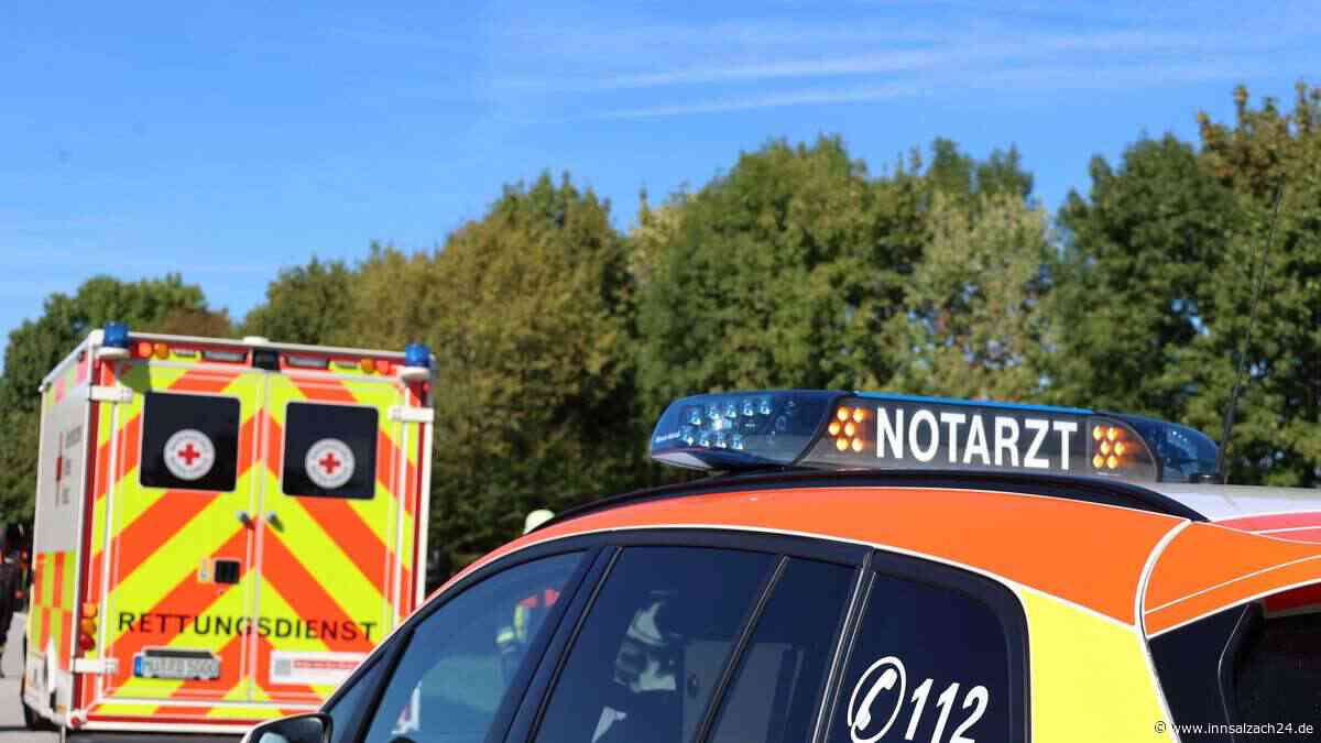 Unfall auf der St2092 am Golfplatz Guttenberg – Motorradfahrer landet in Feld