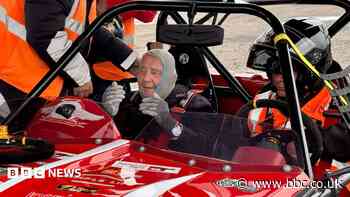 'Fantastic' moment blind veteran, 95, drives again after giving up licence