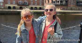 'The bond is unreal': Hull girl, 7, to walk a mile a day for older sister who was born blind