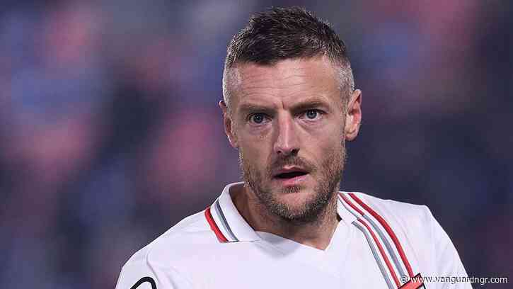 Jamie Vardy joins Burnley on season-long deal