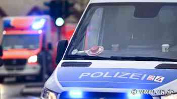 Unfall mit kleinem Jungen: Kind (1) fällt aus Auto und wird von Rettunswagen erfasst