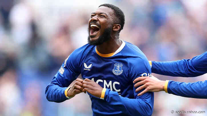 MUST WATCH: Ainsley Maitland-Niles' sensational upper-90 Everton equalizer defies Manchester United