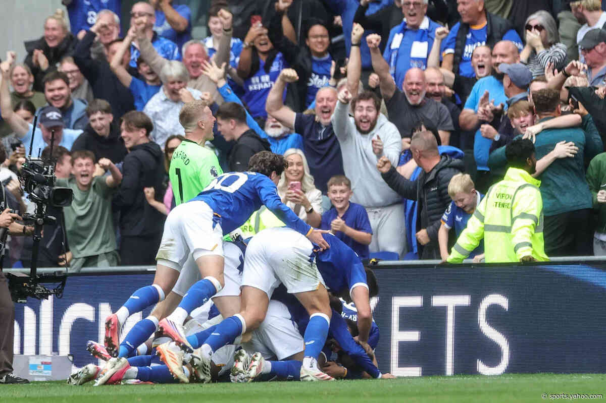 Player Ratings: Ainsley Maitland-Niles scores screamer as Everton rescue late point against Man United
