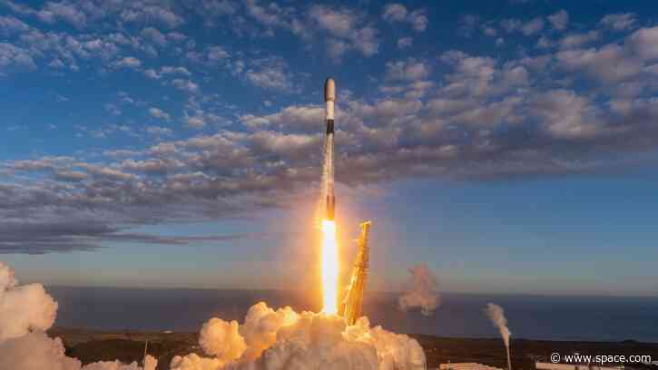 SpaceX Falcon 9 rocket launches 27 Starlink satellites, lands on ship at sea (video)