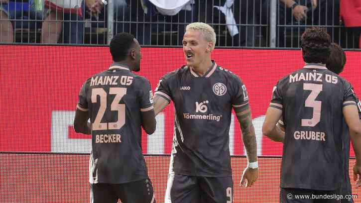 Mainz run riot in big win over Hamburg