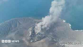 Volcano eruption leaves 170,000 passengers stranded in Indonesia