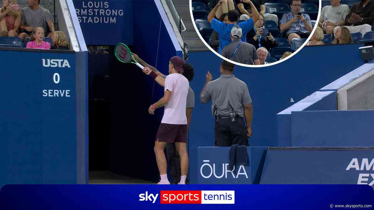 Mensik gets spectator KICKED OUT 😲