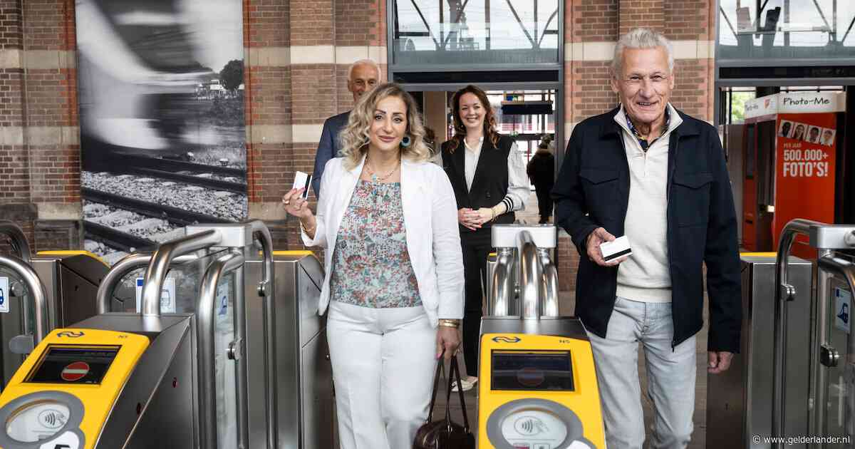 Dankzij gratis treinritjes valt voor Mehri en Peter een grote last weg: ‘Eindelijk m’n dochter vaker zien’