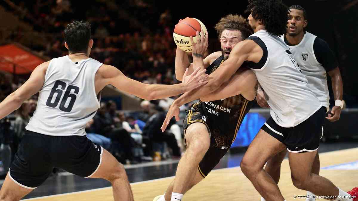 Vorbereitung ohne Sieg: Warum die Löwen Braunschweig die Harakiri-Defense spielen