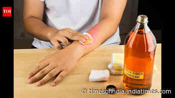 Is it safe to remove moles with apple cider vinegar?