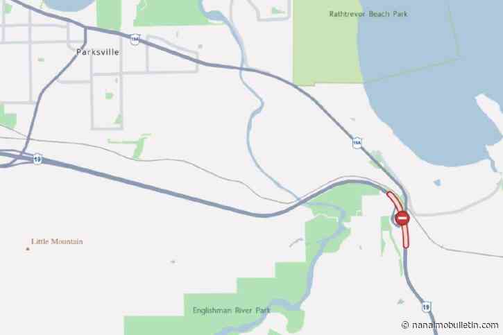 2 injured in single-vehicle highway crash near Parksville
