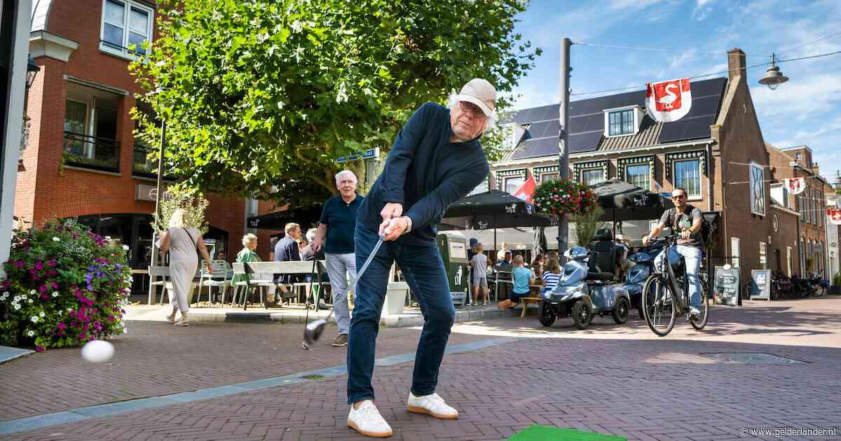 Golfen in hartje Huissen: ‘Ik had dat balletje zo terug kunnen koppen!’