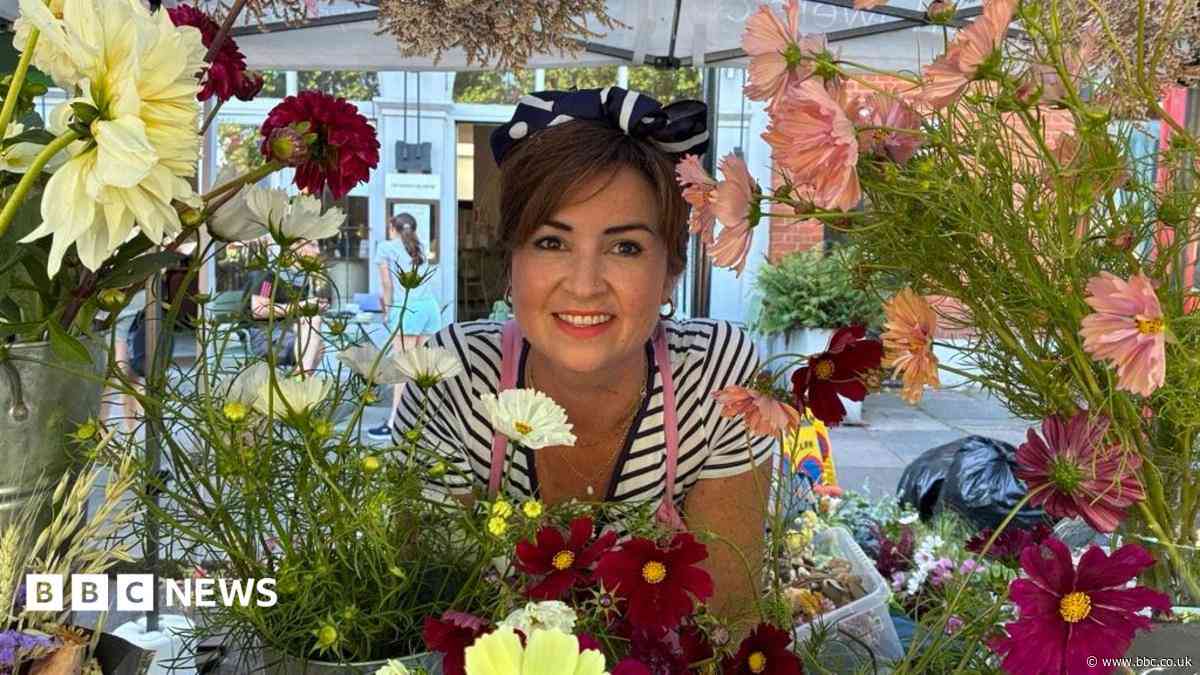 Record heat leaves flower growers short of blooms