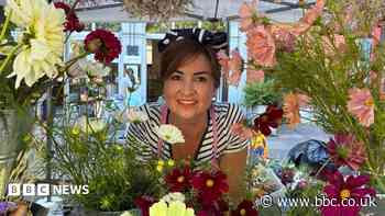 Record heat leaves flower growers short of blooms