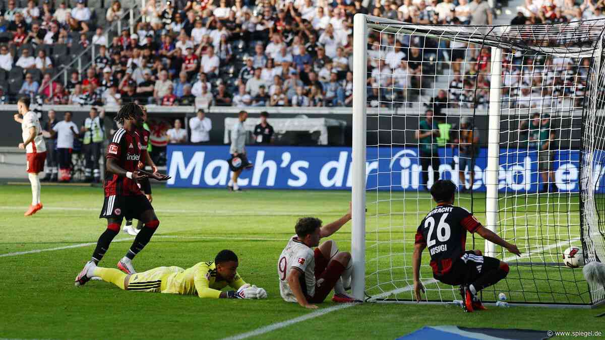 Bundesliga: FC Augsburg wird nach Sieg gegen Eintracht Frankfurt Tabellenführer