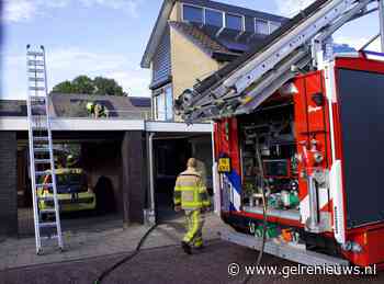 Omwonenden bestrijden brand met emmers en tuinslang