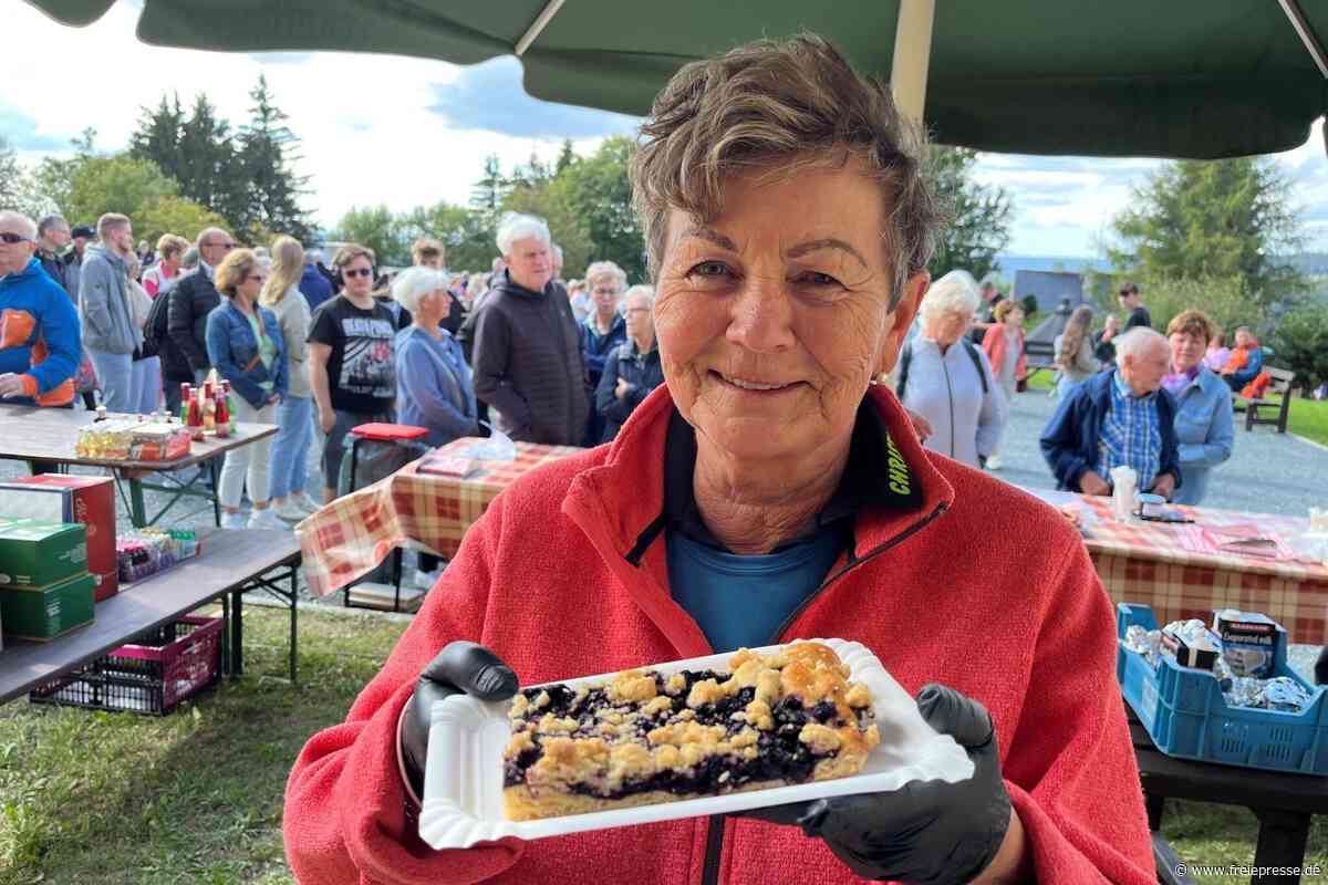 Schwarzbeerfest auf dem Aschberg: Die Macher hinter dem Fest um die blaue Kultbeere
