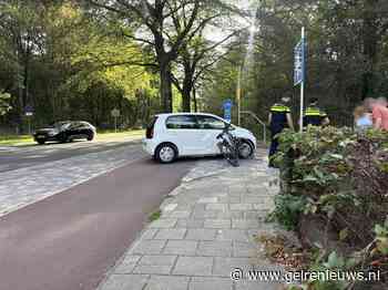 Fietser naar ziekenhuis na botsing met auto