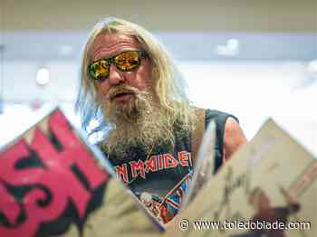 Vintage and newer vinyl still draw crowds to record shows