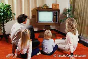 21 Things Every '70s Living Room Had (You Forgot These)