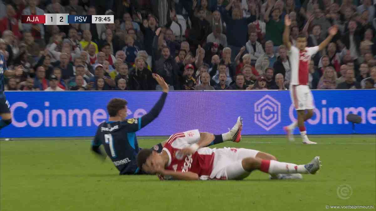 De beelden: Van Bommel blesseert Bouwman, Ajax - PSV ontspoort