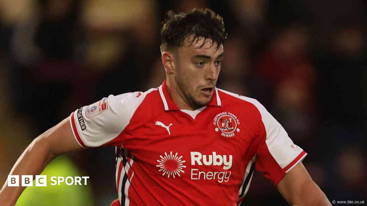 Gateshead sign defender Holgate and forward Hiwula