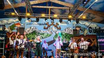 Blasmusik, Blues und Schlager: Am Samstag kamen die Mühldorfer Volksfestbesucher auf ihre Kosten