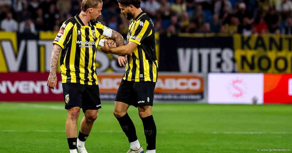 Büttner ontdekt het trainersvak bij Vitesse, maar wil vooral nog voetballen: ‘Er komen genoeg speelminuten’